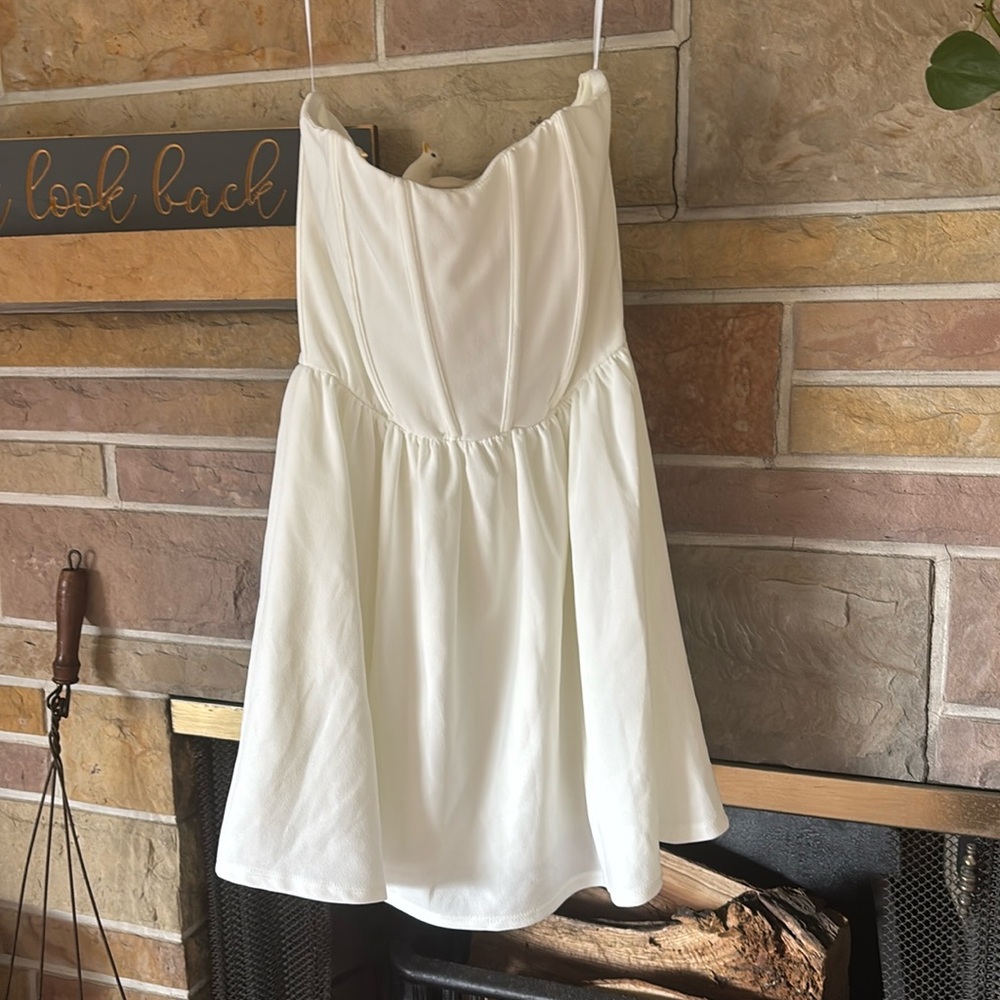 BNWT Altar’d State strapless dress. Size S.